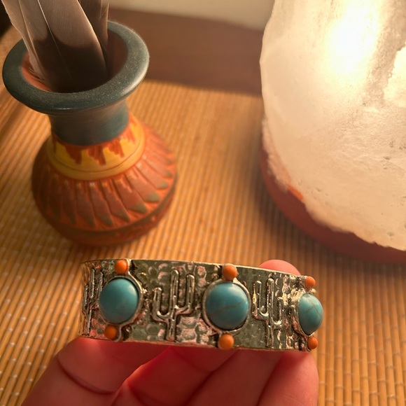 🌵 Southwestern Silver faux Turquoise Cuff Bracelet cactus 🌵 - Picture 9 of 12